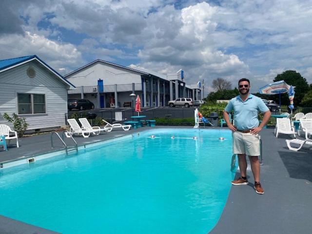 Smokies Inn - New Linens & Ultrafast Wifi - Friendliest Hospitality Guaranteed! Kodak Luaran gambar